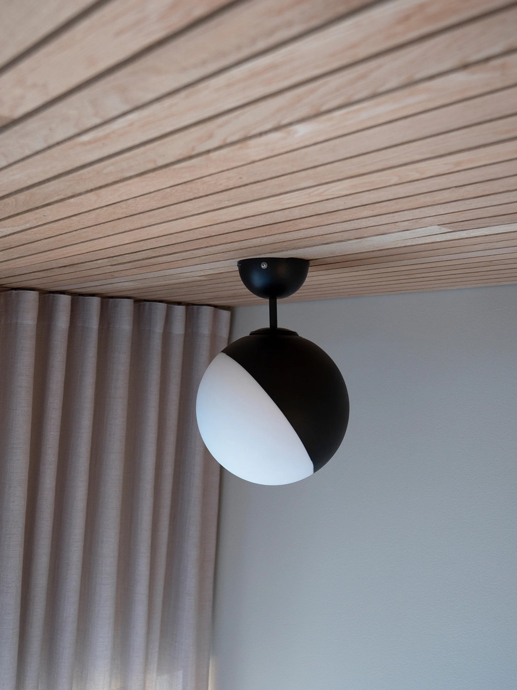 CONTUR - Ceiling Light