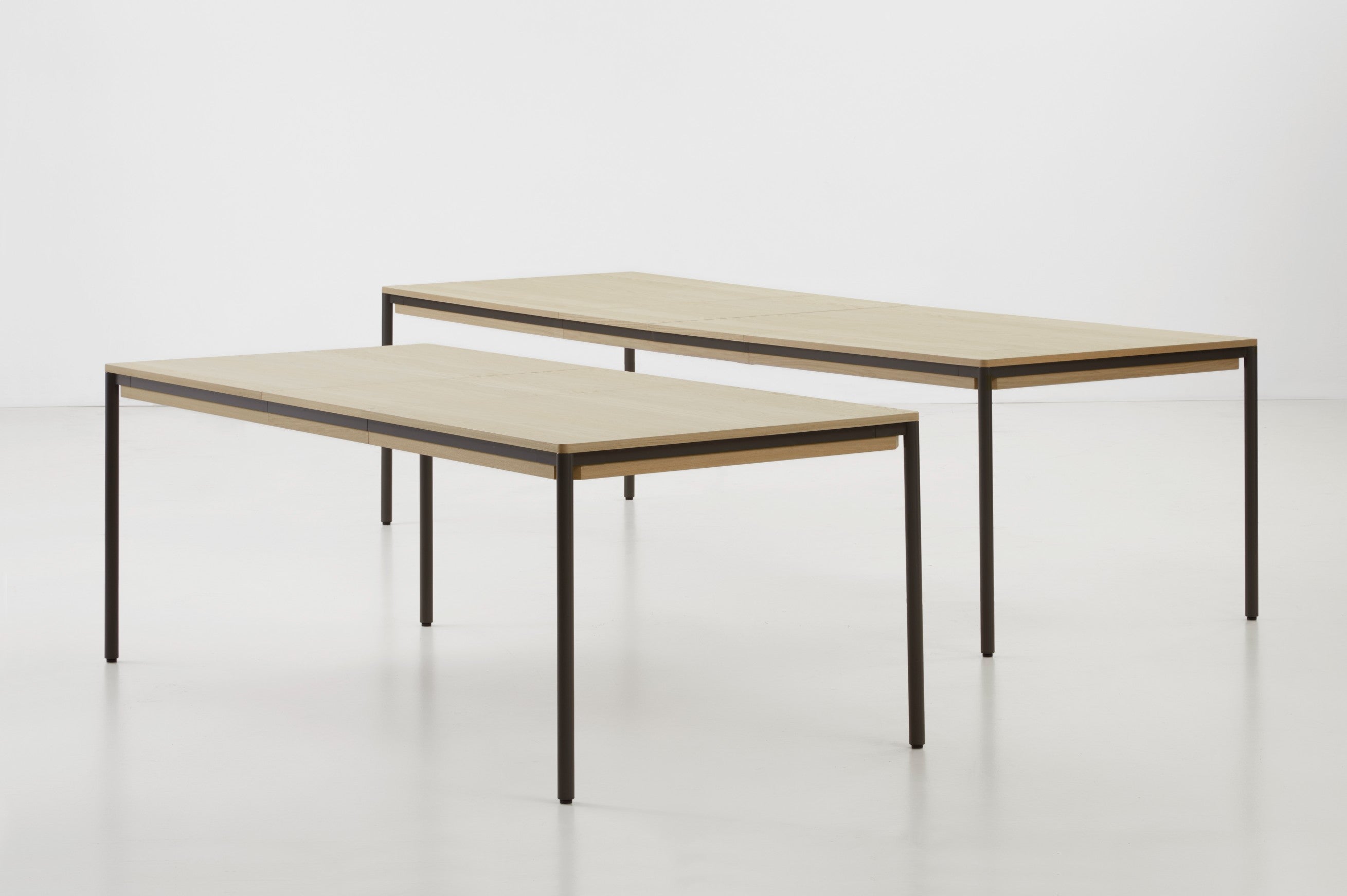 PIEZAS - Dining Table